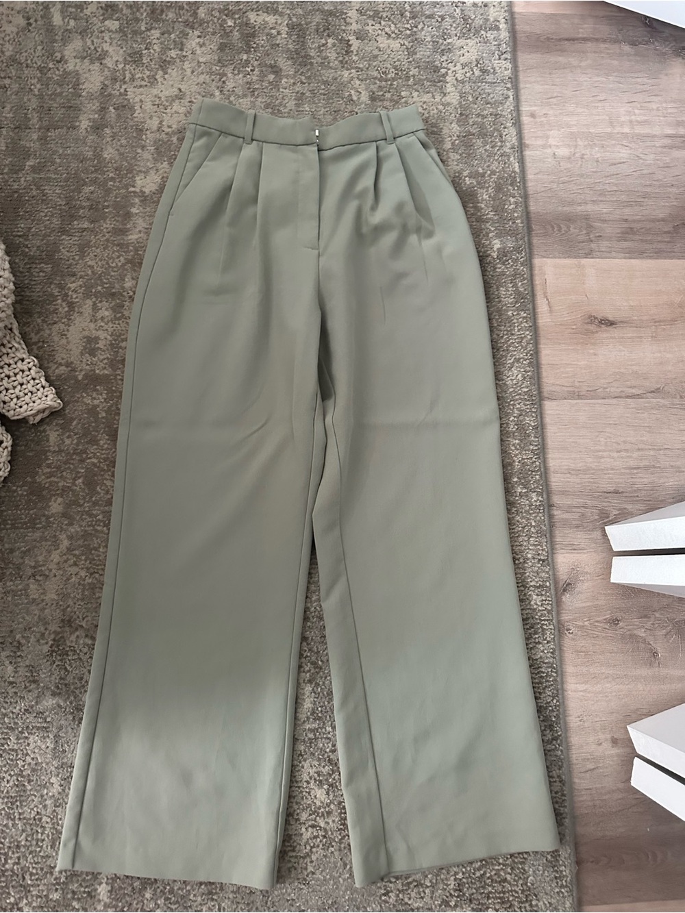 Abercrombie & Fitch Wide-Leg Trousers in Sage